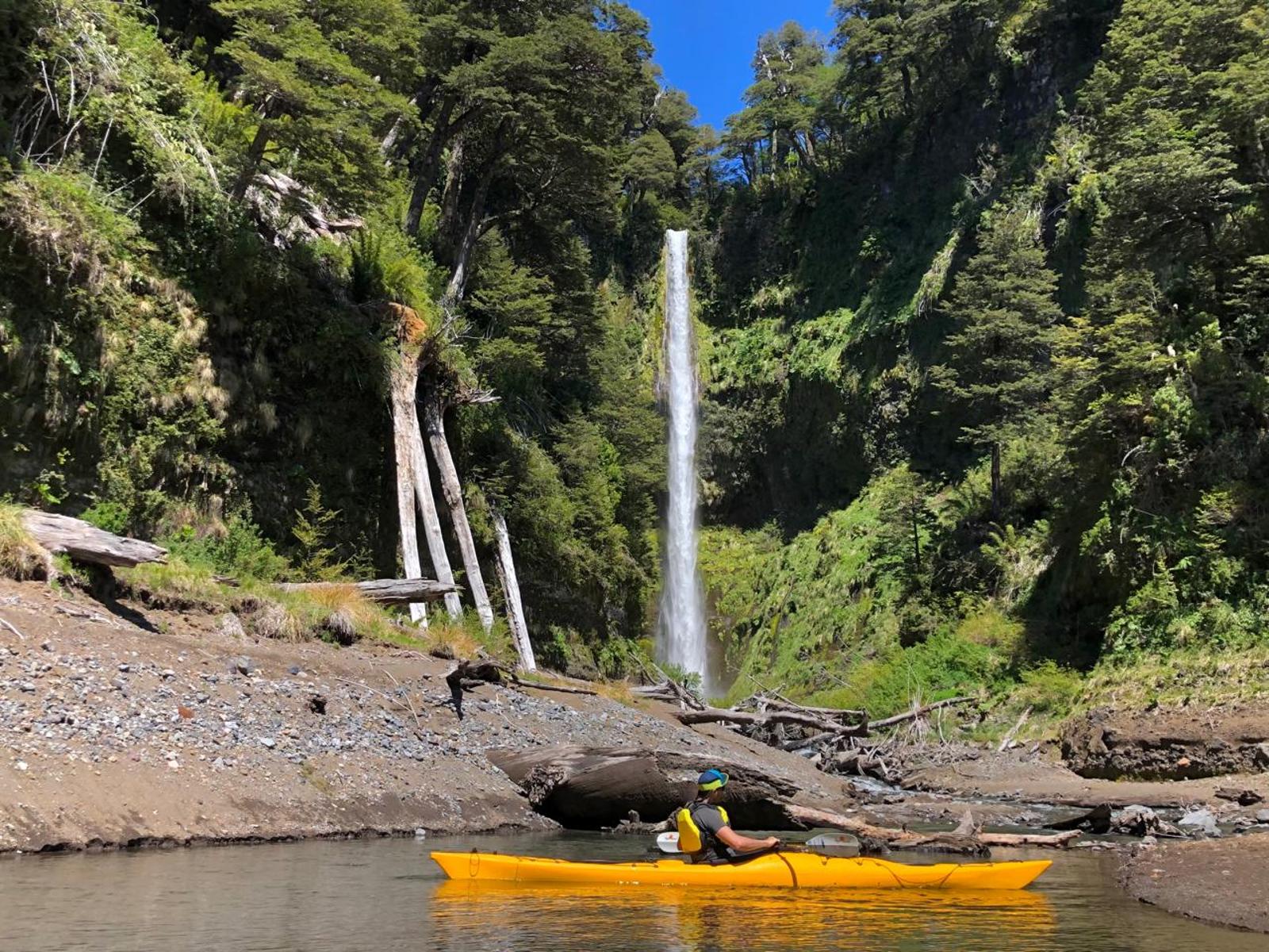 Cascada Escondida