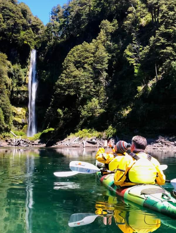 Full Day Conguillio + Kayak cascada escondida