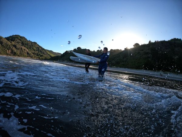 Clase de surf grupal en Ancud